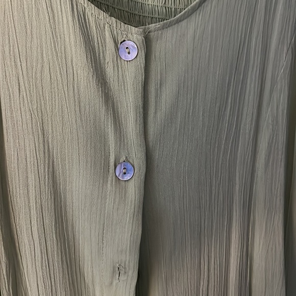 Still has tags on it. Light green - Picture 2 of 6